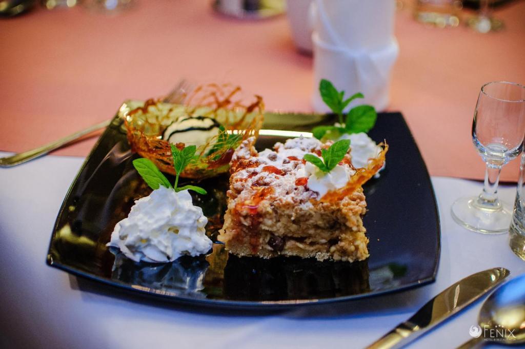 Fenix - Hotel I Restauracja Тшебовнісько Екстер'єр фото