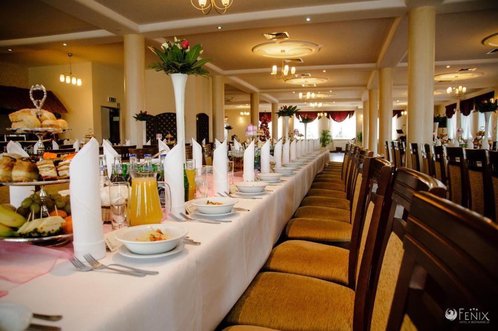 Fenix - Hotel I Restauracja Тшебовнісько Екстер'єр фото