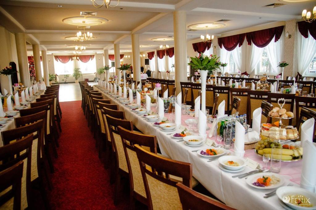 Fenix - Hotel I Restauracja Тшебовнісько Екстер'єр фото